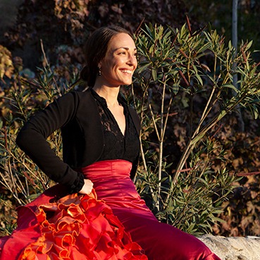 Mónica Vázquez profesora de baile flamenco online y presencial en Granada