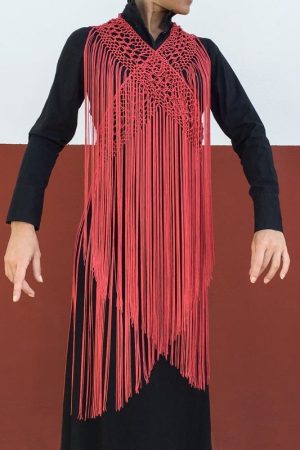 Tira de flecos coral hecha por Mónica Vázquez