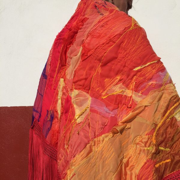 Mantón textil Intervenido por Monica Vazquez